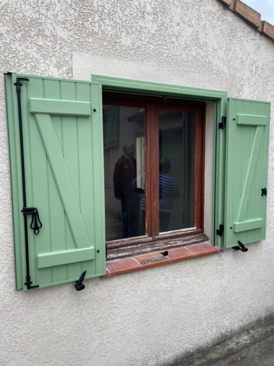 Installation de menuiseries sur mesure à Vergèze (30)