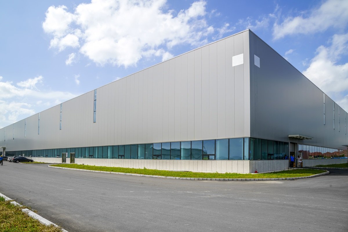 Bâtiment industriel et hangar agricole en kit : des solutions modernes d’entrepôt de stockage ?